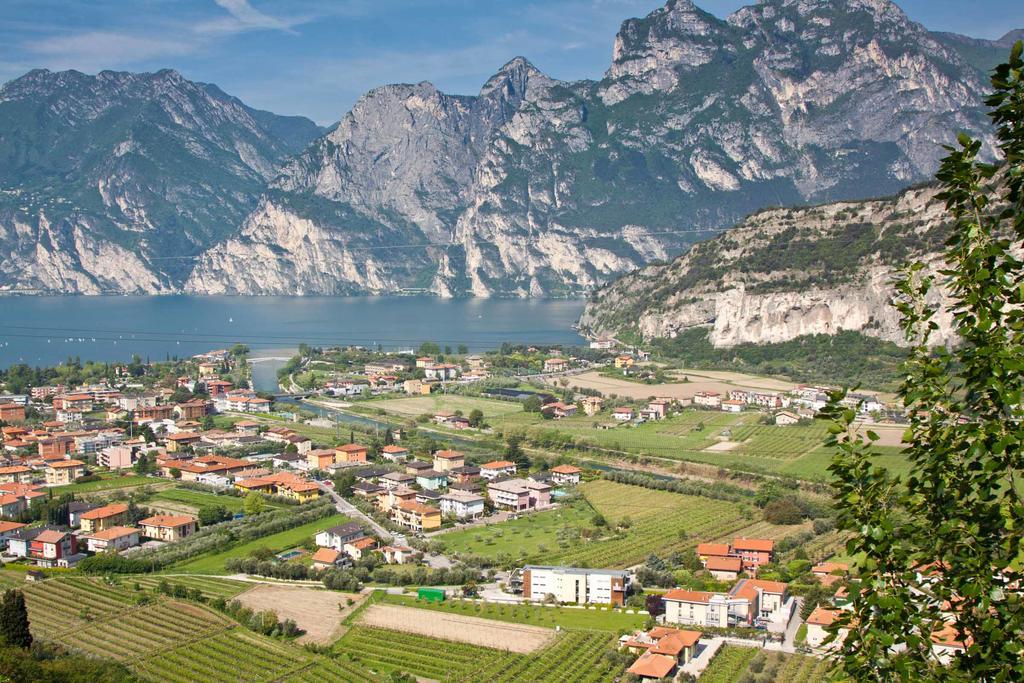 Aparthotel Casa Carla Torbole Sul Garda Zewnętrze zdjęcie